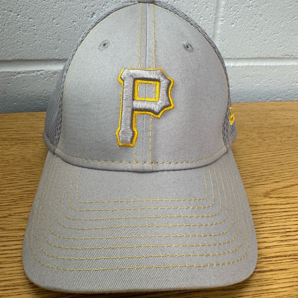 Pittsburgh Pirates New Era Gray Cap with Yellow Logo Medium/Large